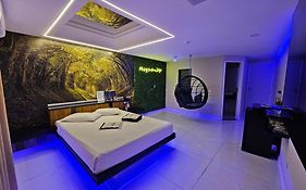 Motel Kamasutra